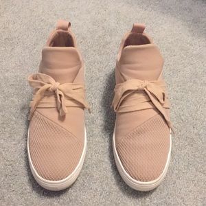 Blush Steve Madden Lancer